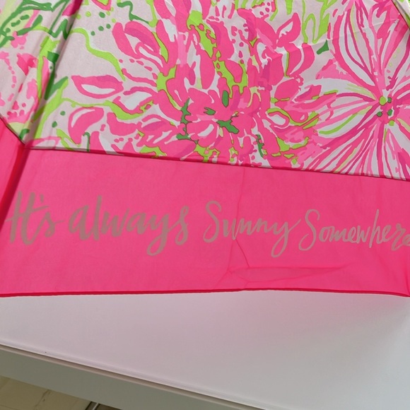 Lily Pulitzer collapsible umbrella with cover. - Picture 2 of 3